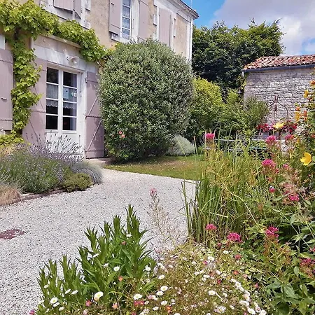 Le Balloir Bed & Breakfast 3*
